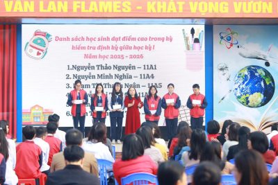 TRƯỜNG THPT TRẦN VĂN LAN TỔ CHỨC TIẾT SINH HOẠT DƯỚI CỜ: TỔNG KẾT NGÀY HỘI STEM – CUỘC THI KHKT VÀ TUYÊN DƯƠNG HỌC SINH ĐẠT ĐIỂM CAO